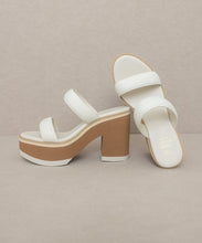 Load image into Gallery viewer, Oasis Society Daphne - Chunky Heeled Sandal
